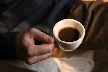 Врач назвала безопасную дневную дозу кофеина и объяснила, как её рассчитать